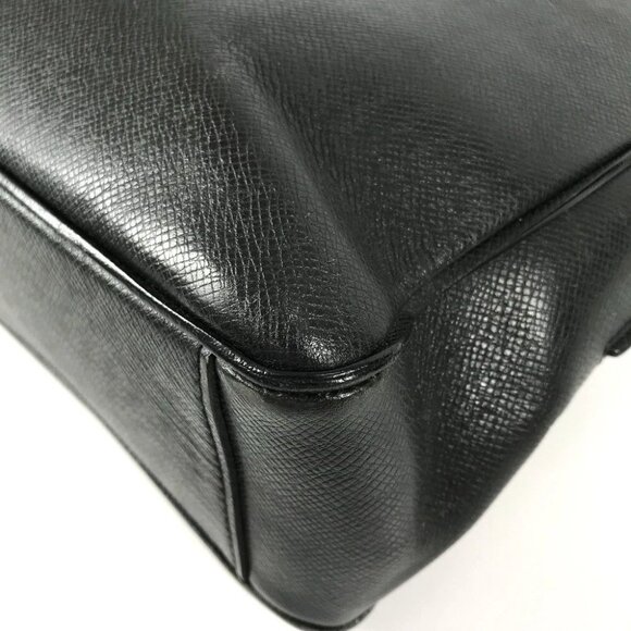 LOUIS VUITTON Taiga Milo Bags Crossbody Flap Messenger Bag Shoulder Bag - Picture 10 of 16